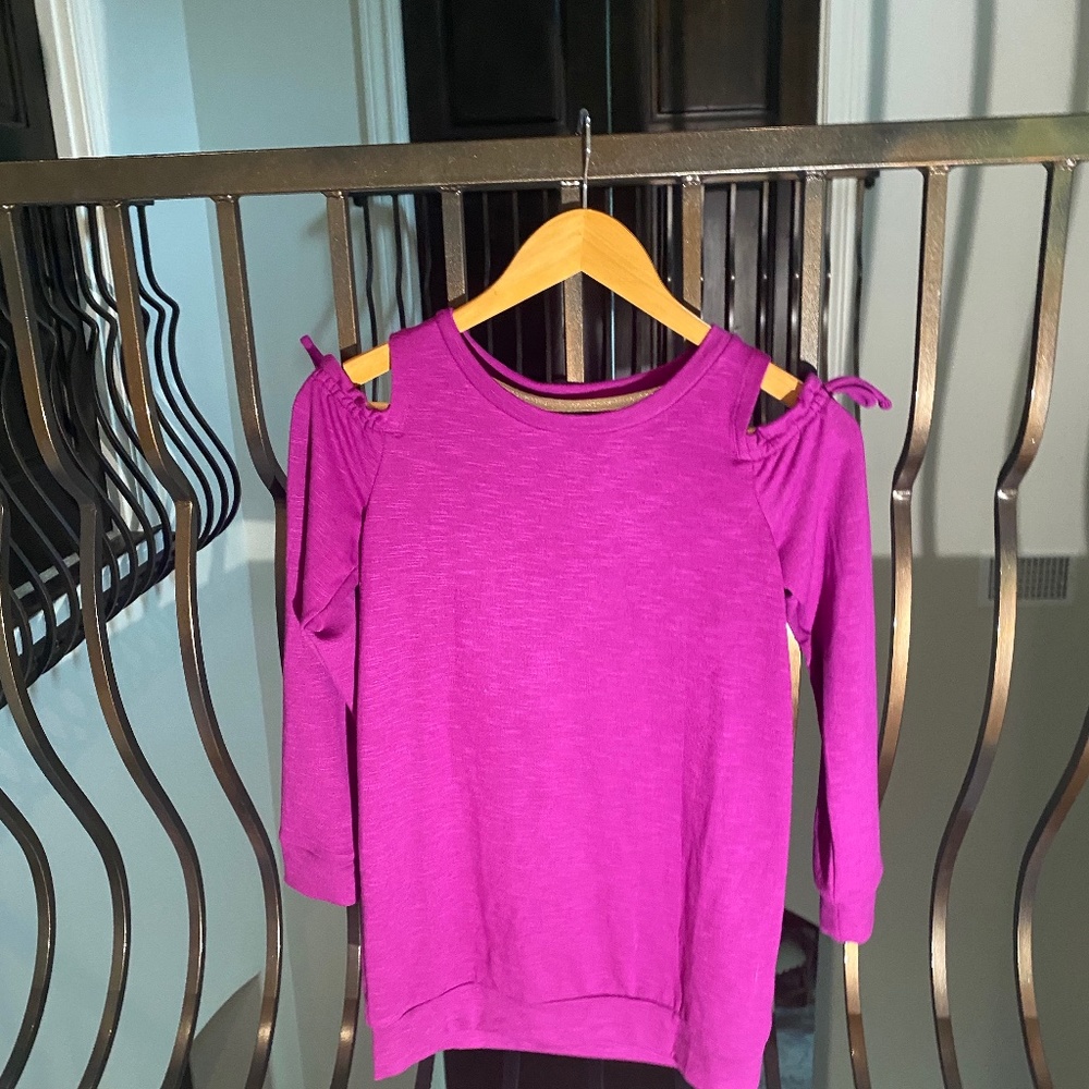 magenta cold shoulder bow top
